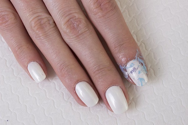 Marmor manikyr med gel-lakk