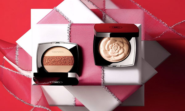 Storslått trio: nyheter Chanel for skinnende sminke