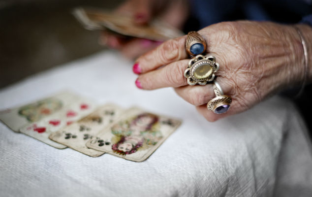 Gypsy fortune-telling på kart: verdien av kort, hvordan å gjette sigøyner på spillekort