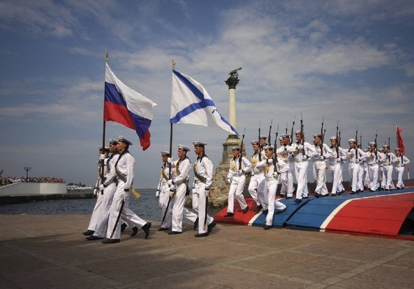 Gratulerer med Day of the Navy-2016 - kort og morsomt i vers og prosa. Festlig program for Navy Day i 2016 i Moskva, St. Petersburg, Kronstadt, Sevastopol, Novorossiysk
