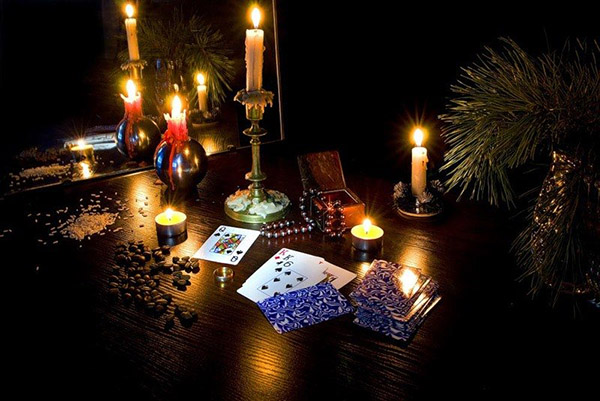 Divination i julen hjemme fra 6 til 7 januar 2017 - kjærlighetens karisma og forlovede, fremtiden, pengene