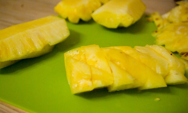 Hvordan kutte ananas riktig og vakkert
