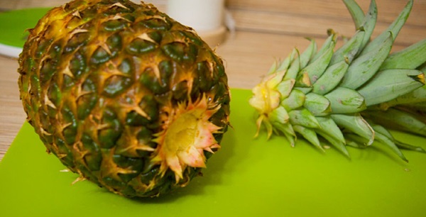 Hvordan kutte ananas riktig og vakkert