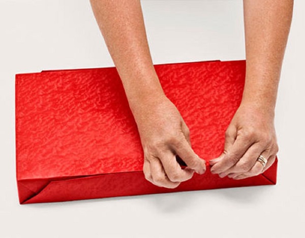 Hvordan pakke en gave i et gavepapir
