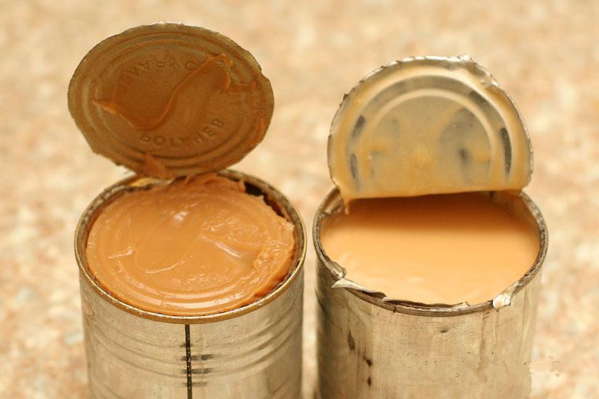 Hvordan lage kondensert melk i en boks?