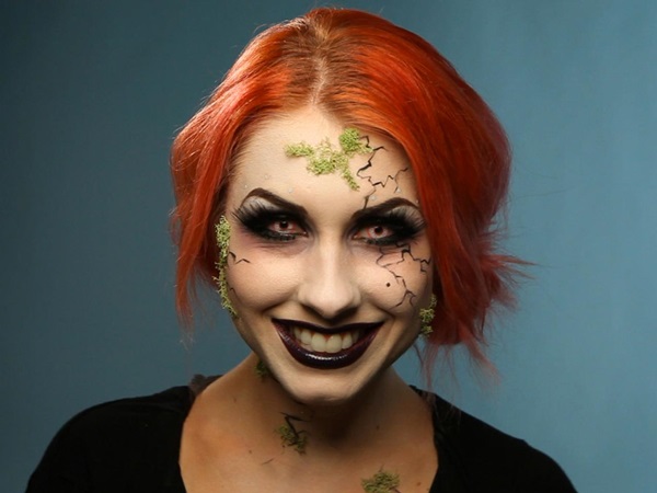 Skummelt sminke til Halloween med egne hender for jenter og jenter