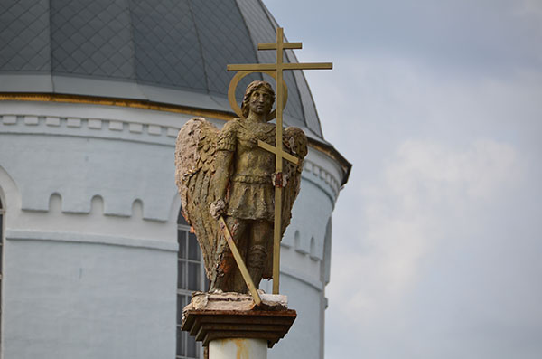 Bønn til Archangel Michael, som gir sterk beskyttelse
