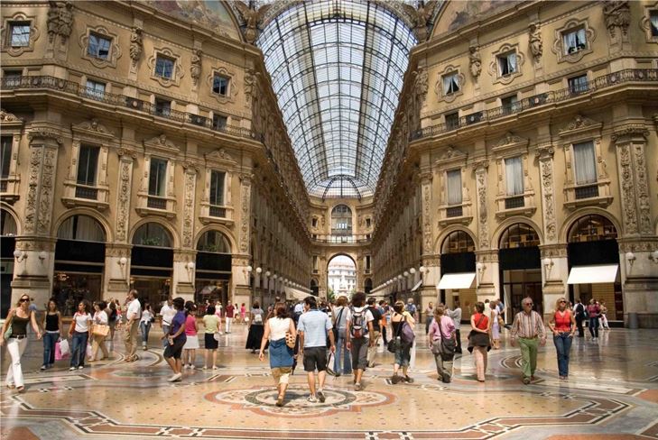 Shopping i Italia: funksjonene ved å kjøpe klær i Milano