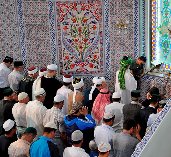 Gratulerer med muslimer til Uraza Bayram-2017
