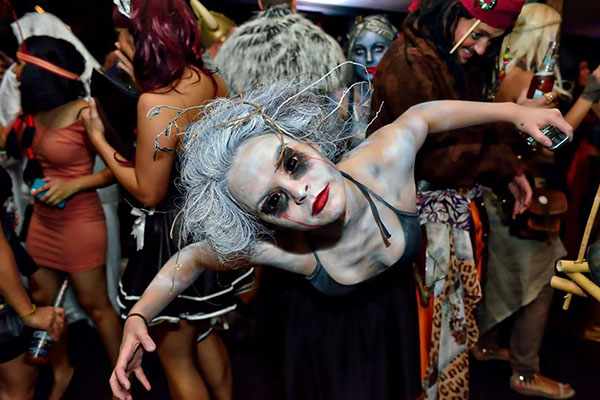 Vi vil ha det gøy og muntert ... Allhelgerdag: hvor og hvordan skal vi møte Halloween 2016