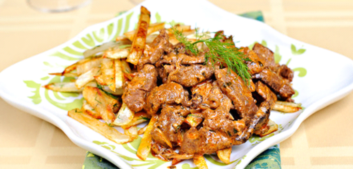 biff stroganoff på en tallerken