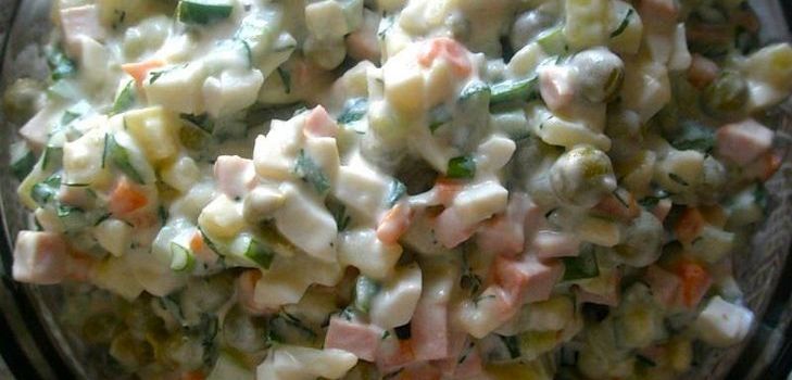 Salat med oliven. Og vet du alt om ham?