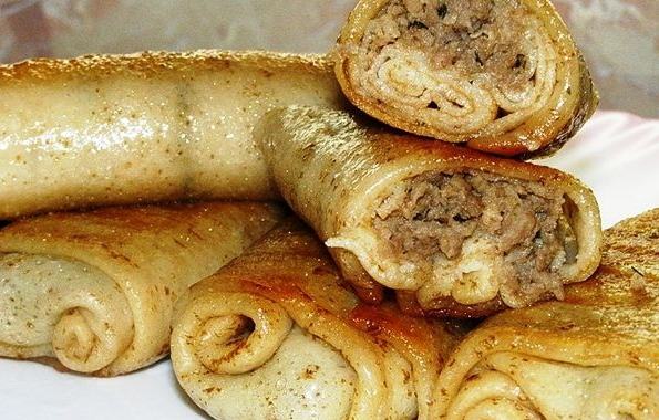 Cooking hemmeligheter: oppskrifter for de mest delikate fyllte pannekaker med bilder og videoer