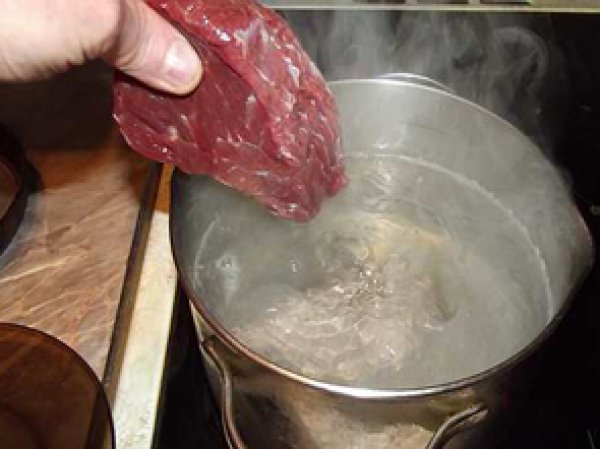 Cooking hemmeligheter: oppskrifter for de mest delikate fyllte pannekaker med bilder og videoer