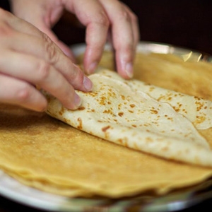 Cooking hemmeligheter: oppskrifter for de mest delikate fyllte pannekaker med bilder og videoer