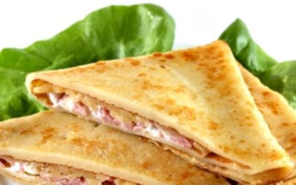 Cooking hemmeligheter: oppskrifter for de mest delikate fyllte pannekaker med bilder og videoer