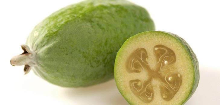 Feijoa med honning, en oppskrift med et bilde