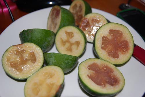 Feijoa med honning, en oppskrift med et bilde