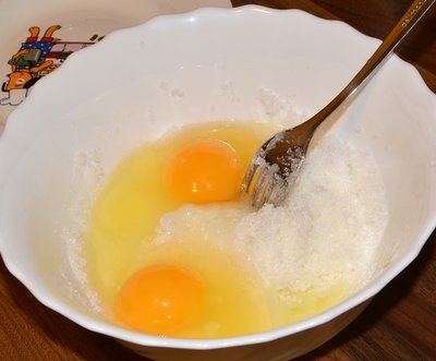 Hvordan bake en charlotte i en multivark - stegvis fotopskrift Bilde av eplepottrecept i multivark