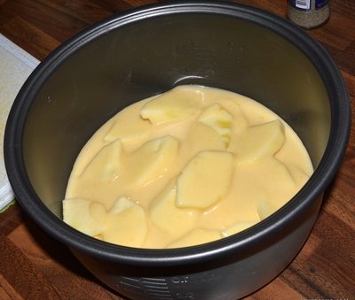 Hvordan bake en charlotte i en multivark - stegvis fotopskrift Photorecept eplepai i multivarket