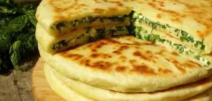 Du kan lage khachapuri på kefir eller rømme. Som fylling bruk egg eller kjøtt. Samtidig, jo mer du beveger deg bort fra den klassiske oppskriften, jo vanskeligere vil det være å navngi kulinariske mesterverk ekte khachapuri. 