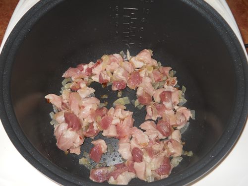 Svinekjøtt i en kremaktig saus i en multivark