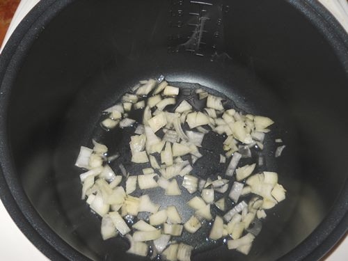 Svinekjøtt i en kremaktig saus i en multivark