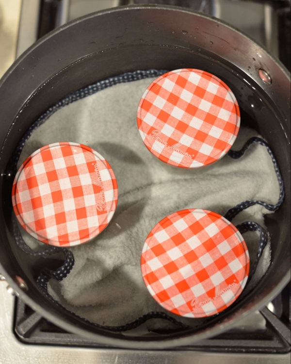 Slik henter du sopp for vinteren i bokser hjemme til vinteren - En enkel oppskrift på hvordan du raskt og velsmakende mariner sopp for shish kebab