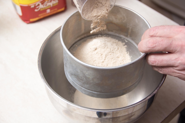 Hvordan lage pannekaker på yoghurt - de beste oppskriftene med et bilde