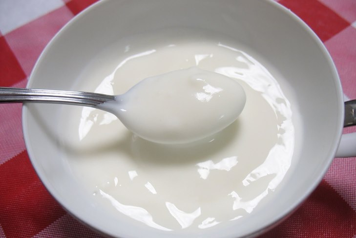 Hvordan lage yoghurt med surdeig hjemme