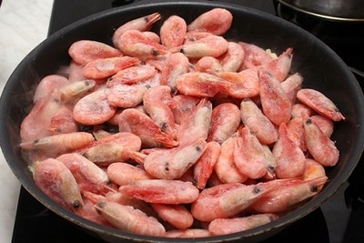 Slik lagrer du frosne reker