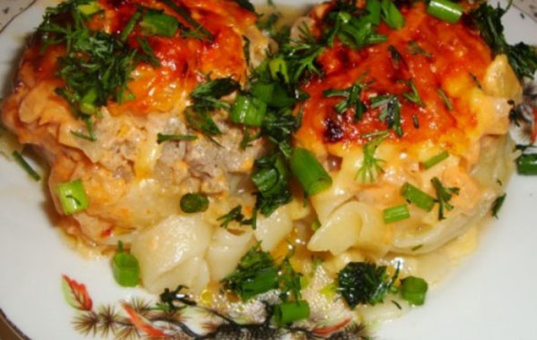 Hvor velsmakende å lage mat "reir": en oppskrift på en tallerken med "Capellini" eller "Tagliatelle" fra IKFA