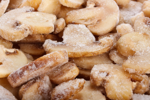 Slik fryser mushrooms for vinteren