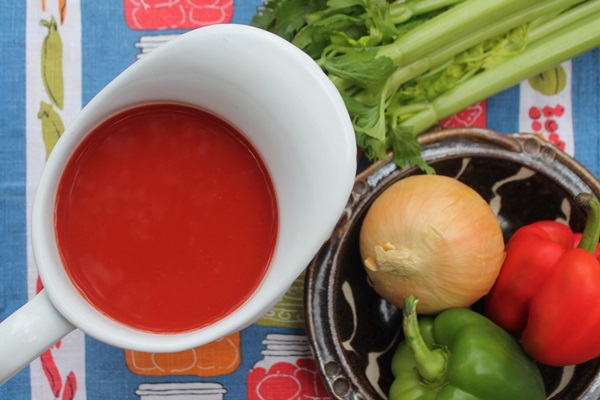 Ketchup av egne hender fra tomater: Steg-for-steg oppskrifter for høsting for vinteren