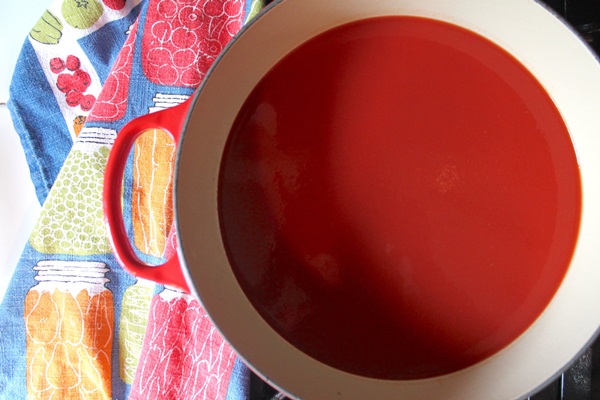 Ketchup av egne hender fra tomater: Steg-for-steg oppskrifter for høsting for vinteren