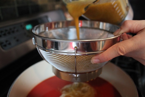 Ketchup av egne hender fra tomater: Steg-for-steg oppskrifter for høsting for vinteren