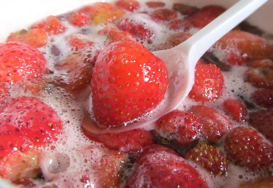 Oppskriften på jordbær i sin egen juice
