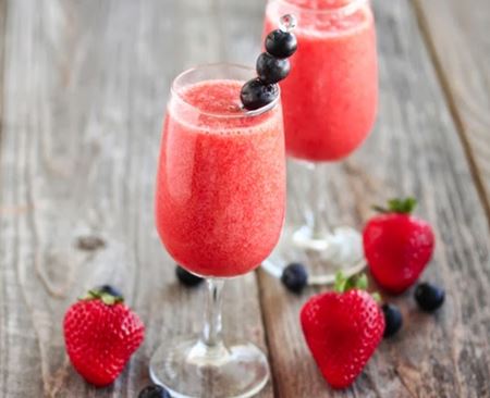 Jordbær cocktail med champagne