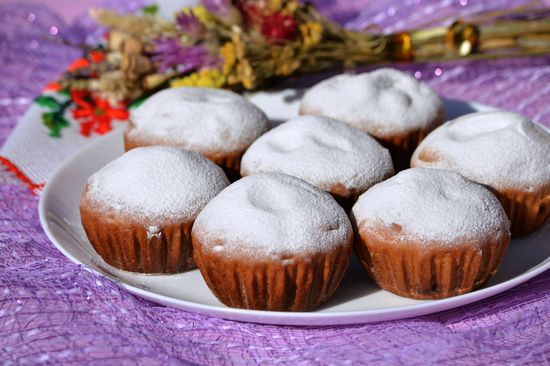 Steg-for-steg oppskrift på muffins med svisker