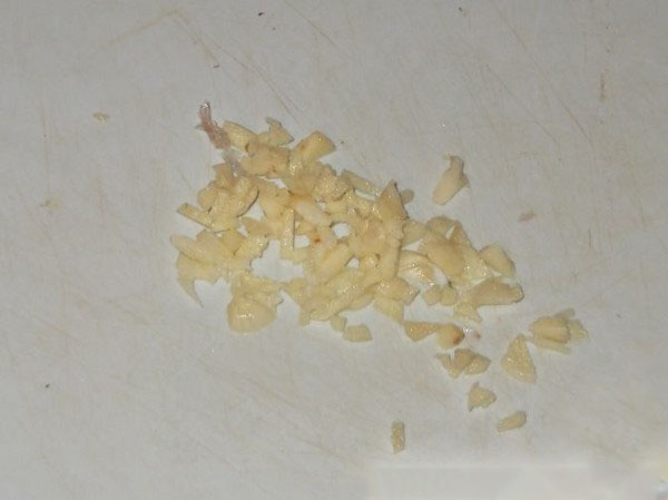 Agurker kald måte under cap nylon og metall. Plukker agurker på en kald måte for vinteren: med sennep, vodka, eddikfri