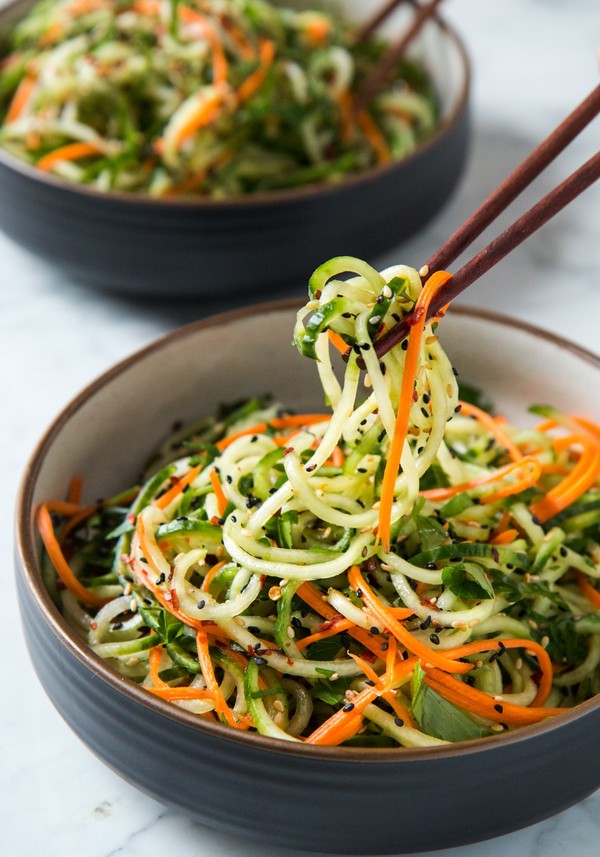 Agurker på koreansk til vinteren - oppskrifter med gulrøtter, kjøtt, uten sterilisering. Salat av agurker på koreansk for vinteren med hurtig matlaging