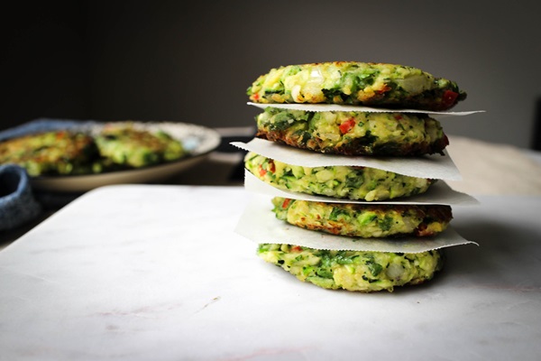 Delicious pannekaker fra courgetter på raske oppskrifter
