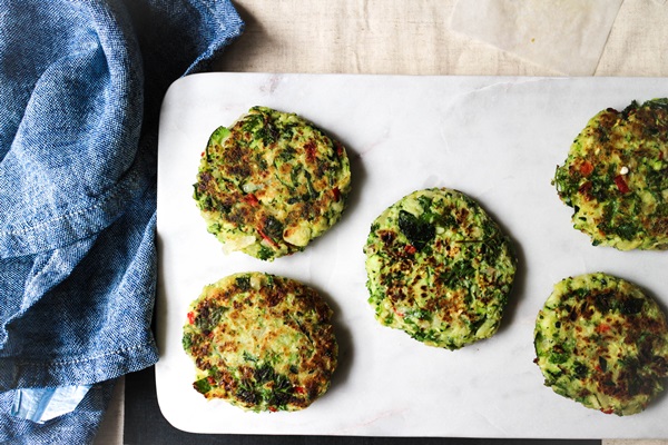 Delicious pannekaker fra courgetter på raske oppskrifter