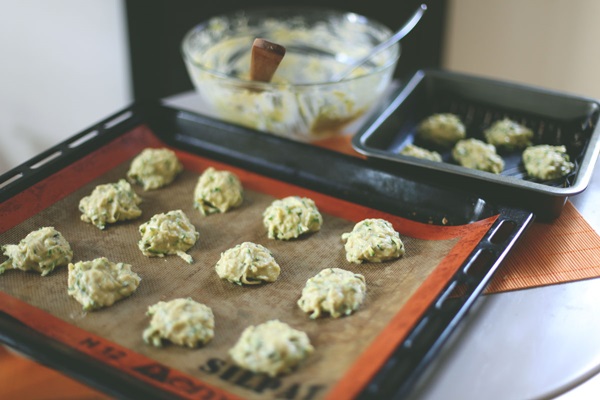 Delicious pannekaker fra courgetter på raske oppskrifter