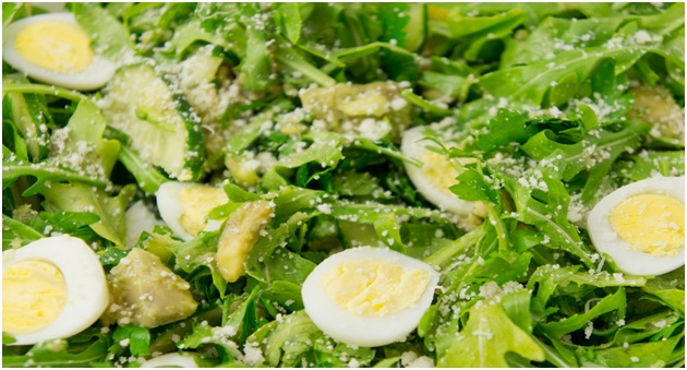 arugula med egg