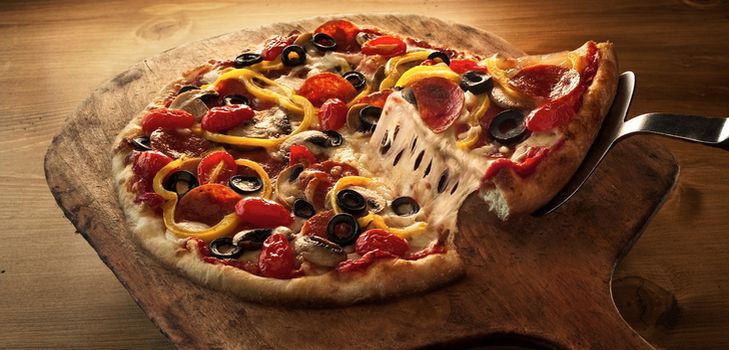 Oppskrifter av pizza i stekepanne