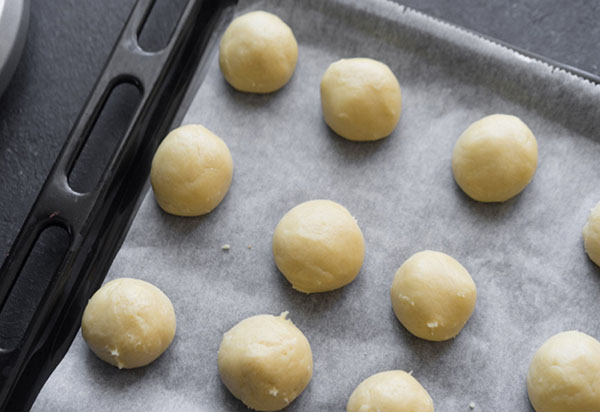 Ferieoppskrift: Ferskenkake med kremfylling