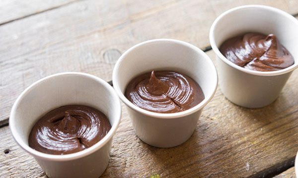 En enkel oppskrift: festlige sjokolade muffins med ganash