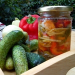 Salat av agurker og pepper til vinteren
