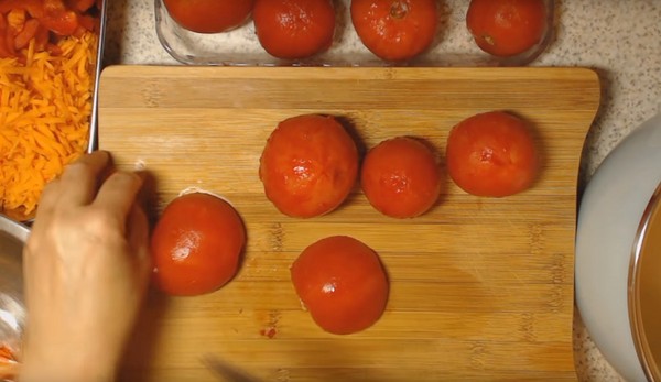 Salat med ris og grønnsaker til vinteren. Oppskrifter til salat til vinteren med ris og tomater, courgetter, gulrøtter